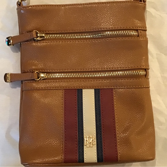 🩸[2/$32.00]🩸Mark and Hall Crossbody Purse - Picture 1 of 10